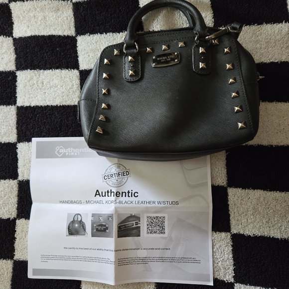 Small studded Michael Kors crossbody purse - Picture 3 of 6